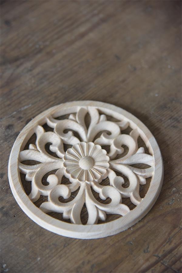 Wooden ornament - Dia 15 cm